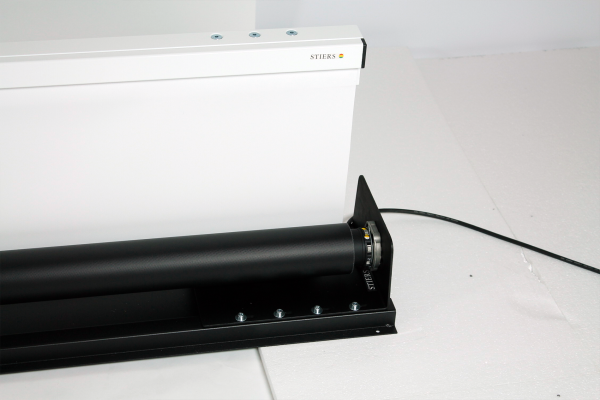 Bodeneinbauleinwand motor, 300 cm breit, Ultra White 1.2 Gain